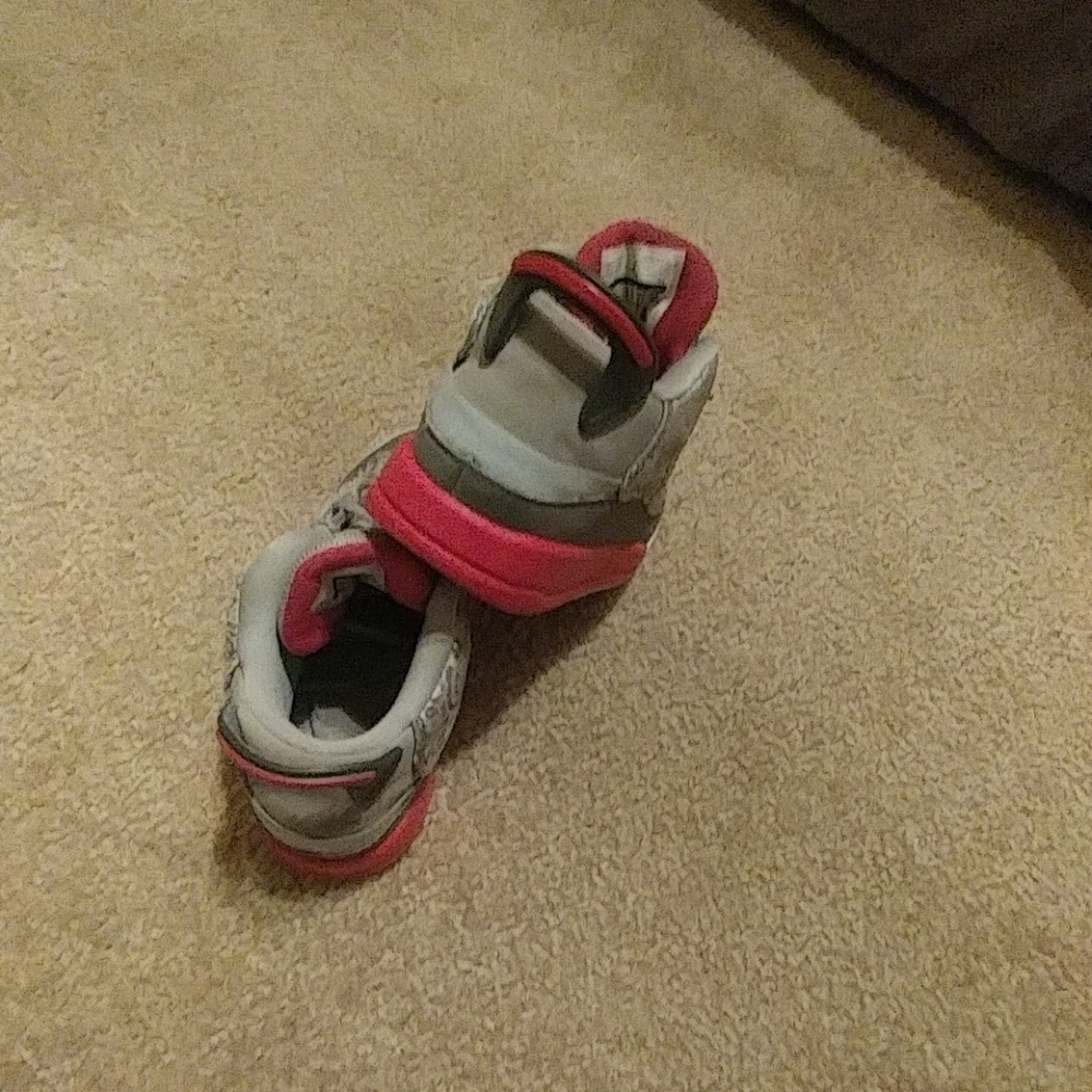 Shoes - Picture 3 of 4